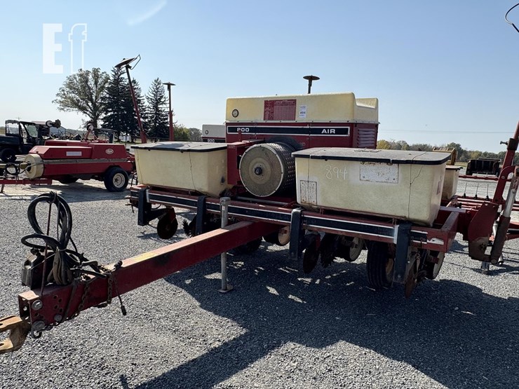 international-800-image-3