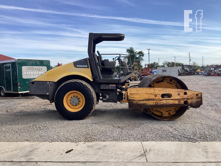 2011-volvo-sd100d-image-5