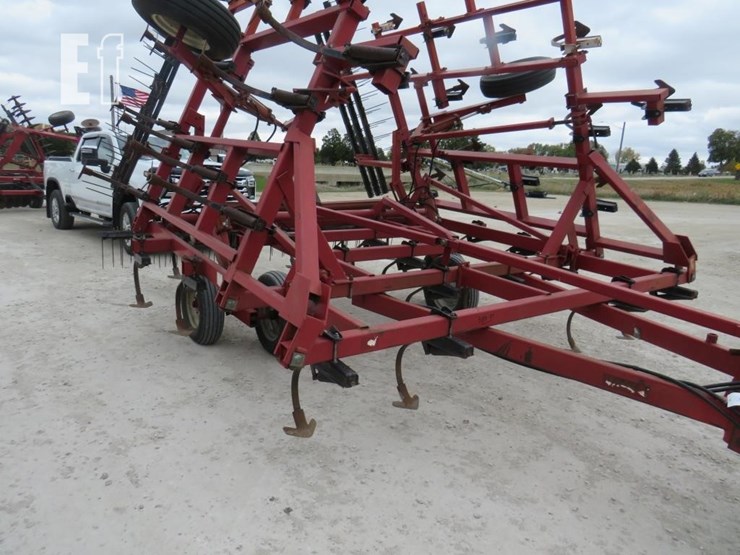 case-ih-4800-image-2