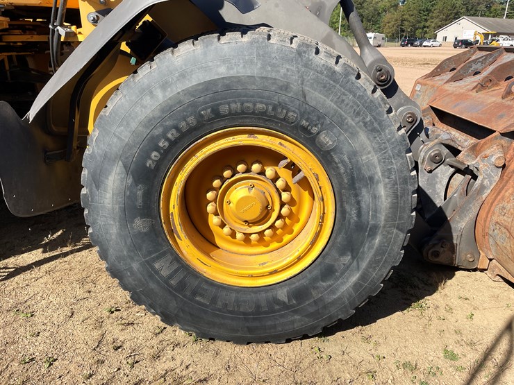 2015-volvo-l70h-image-38