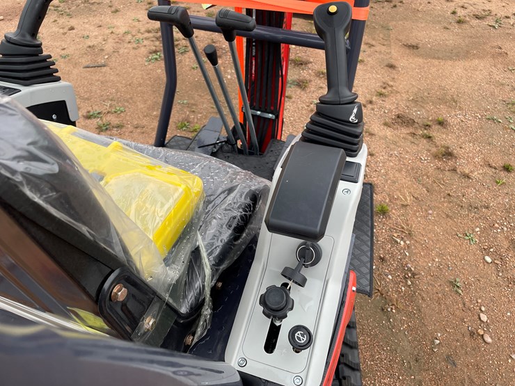 #1692-•-agt-mx15rx-mini-excavator-image-15