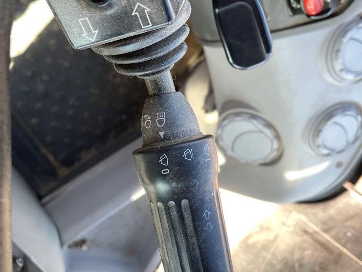 2015-volvo-l70h-image-53