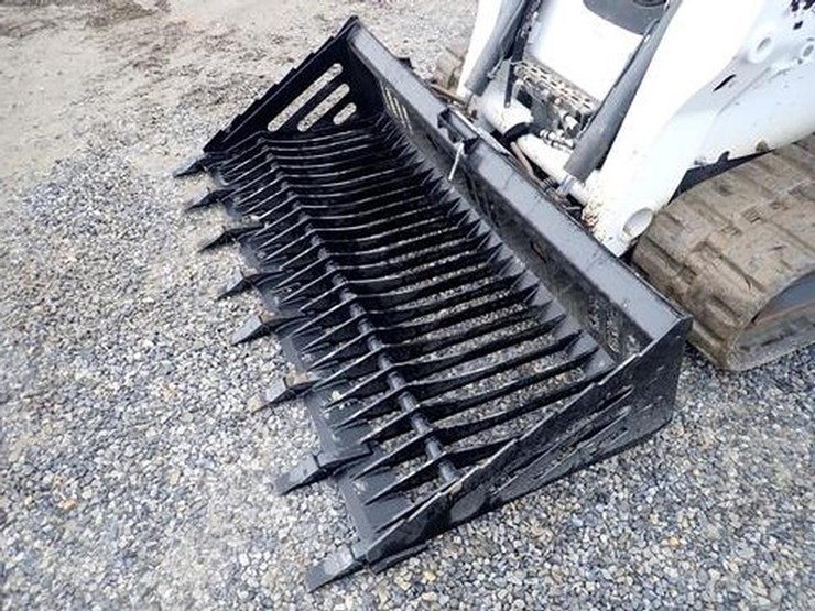 wildcat-84"-skid-steer-skeleton-tooth-bucket-image-1