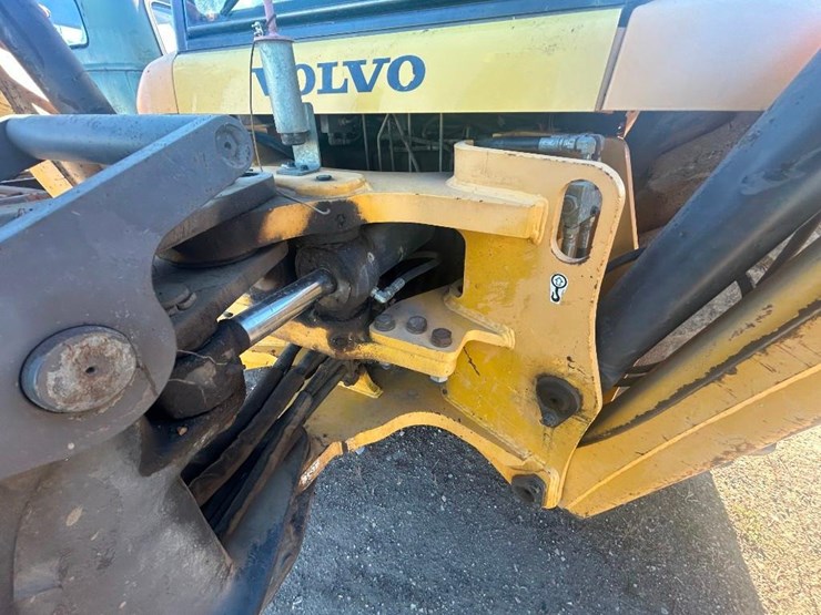 2004-volvo-bl70-image-20