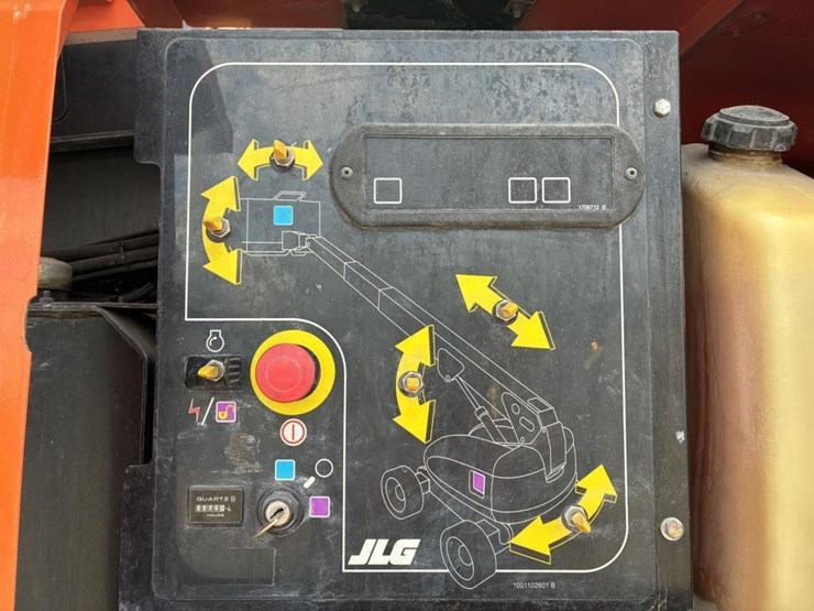 2015-jlg-600s-image-19