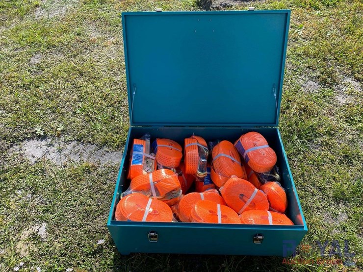 box-of-transport-ratchet-straps-image-1