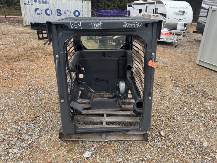 #4927-•-kubota-ssv-65-image-2