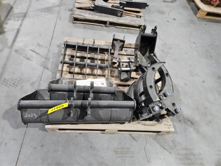 #2547-•-2025-agt-12ex-ata-mini-excavator-attachment-set-image-4