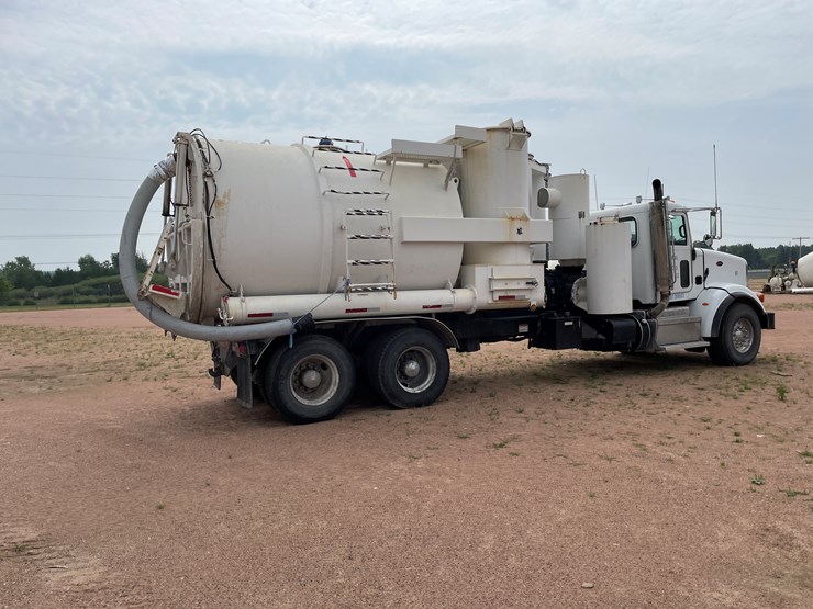 2011-peterbilt-365-image-9