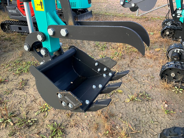 #1690-•-agt-h15r-mini-excavator-image-20