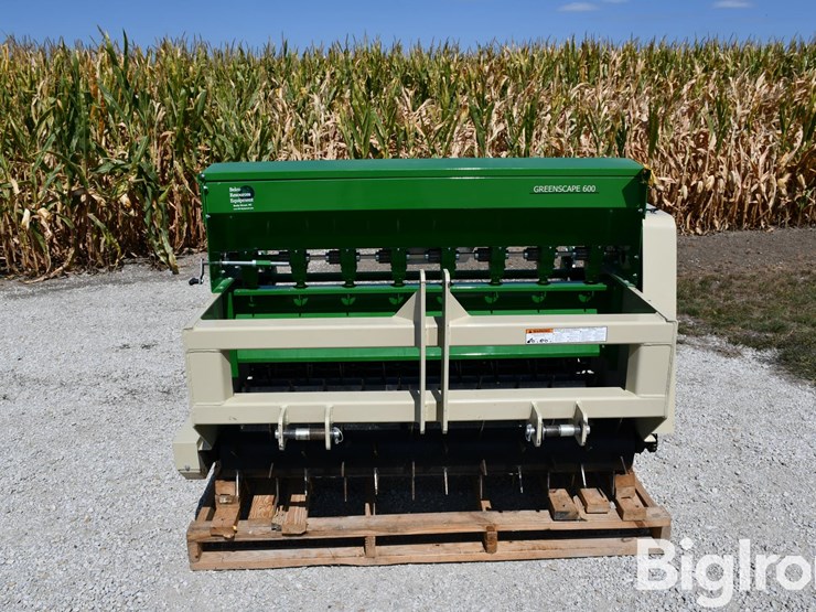 strickland-bros-greenscape-600-image-2