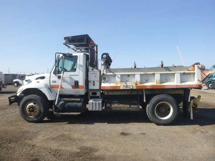 2003-international-7400-image-5