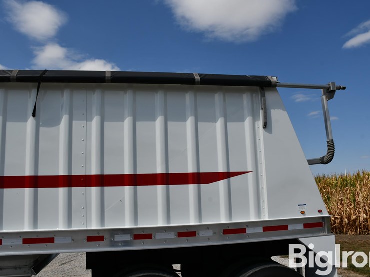 2020-neville-trailer-image-16