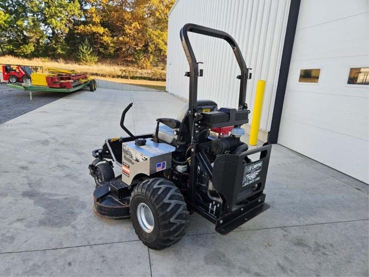 #2482-•-2012-dixie-chopper-xcaliber-3366-zero-turn-mower-image-3