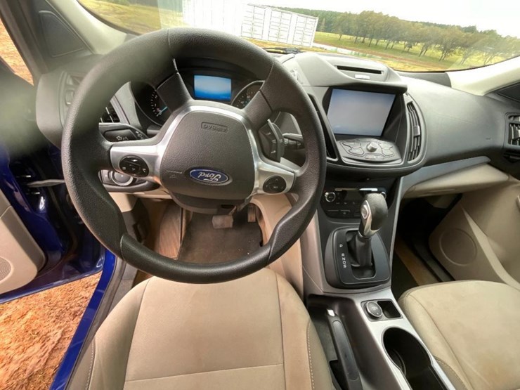 2015-ford-escape-se-image-15