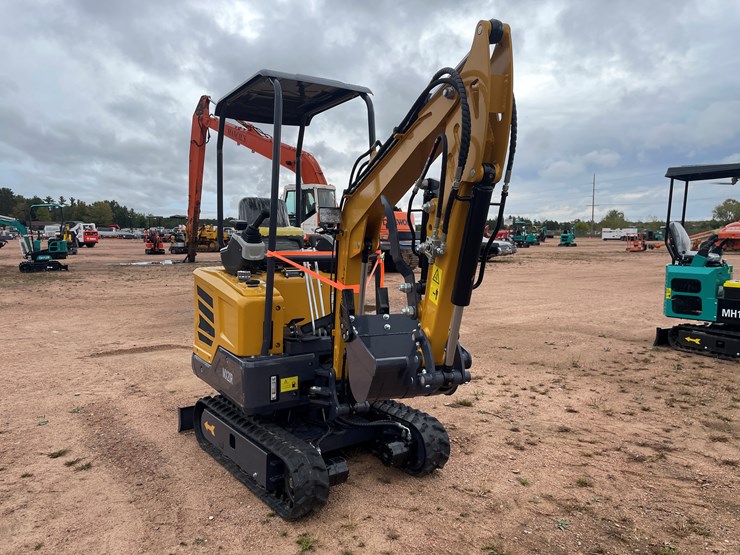 #1796-•-agt-mx20r-mini-excavator-image-3