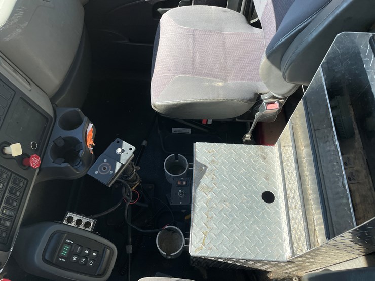 2012-international-durastar-4400-image-15