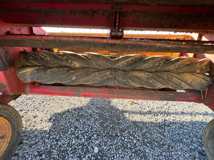 new-holland-474-image-7