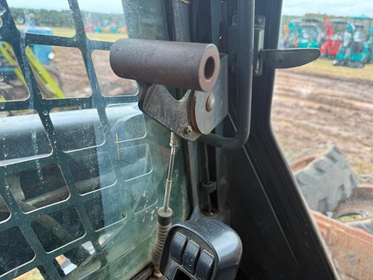 new-holland-ls185b-image-20