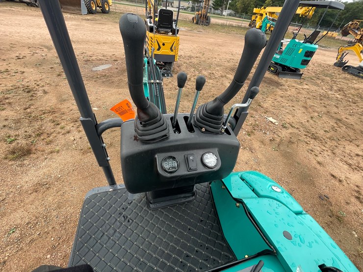 #1797-•-agt-qk16r-mini-excavator-image-17