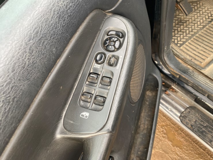 2003-dodge-ram-3500-image-19