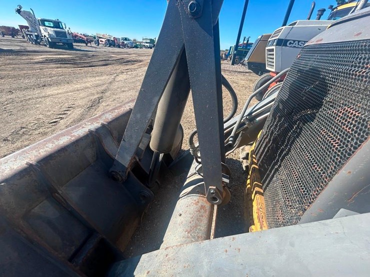 2004-volvo-bl70-image-13