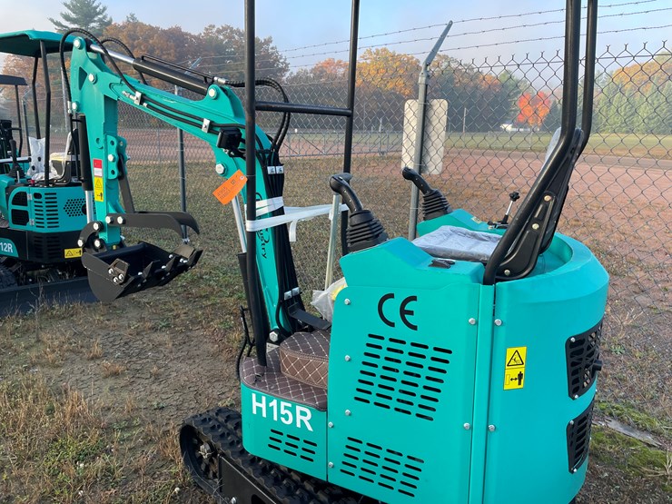 #1693-•-agt-h15r-mini-excavator-image-11