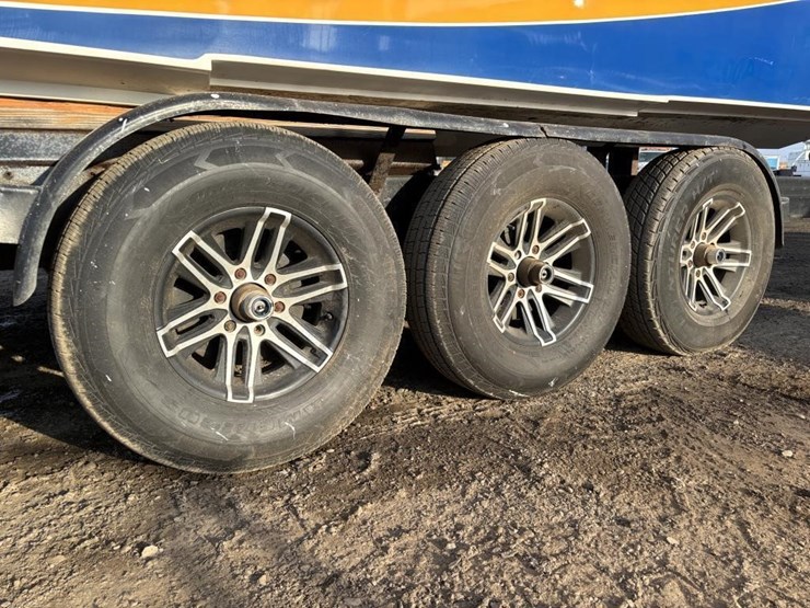 2004-unknown-trailer-image-81