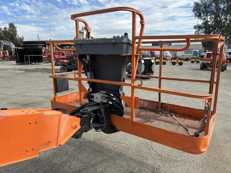 2015-jlg-600s-image-6