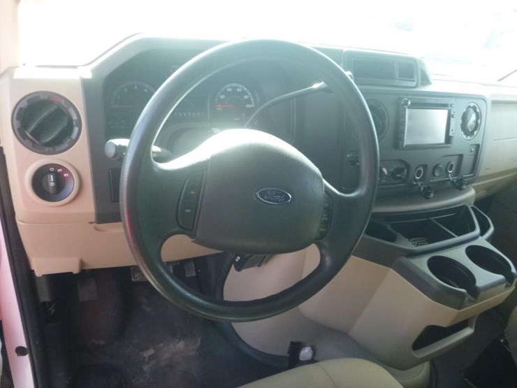 2014-ford-e450-image-47