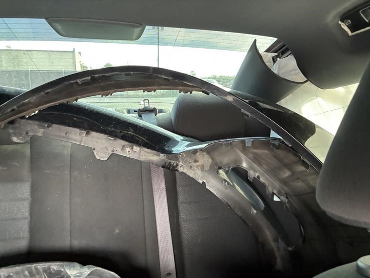 2021-dodge-charger-sedan-image-12