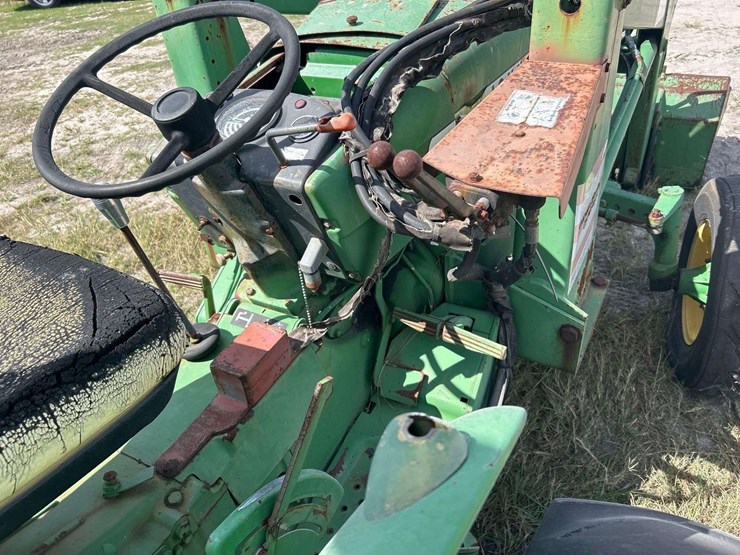 john-deere-2040-image-10