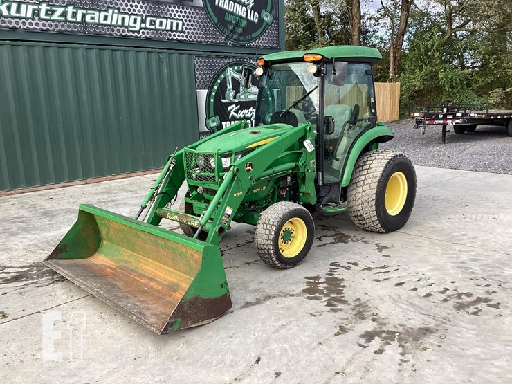 2017-john-deere-4052r-image-8