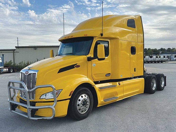 2023-peterbilt-579-image-2