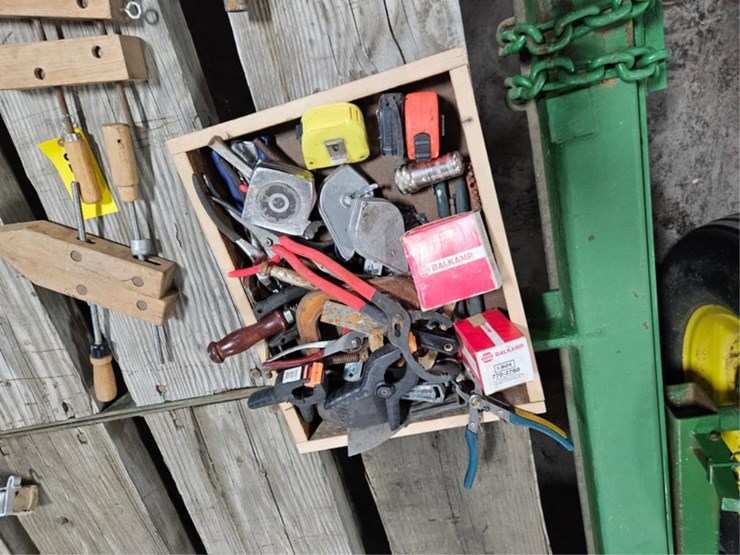 #2464-•-box-of-assorted-hand-tools-&-clamps-image-5