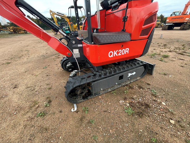 #1789-•-agt-qk20r-mini-excavator-image-9