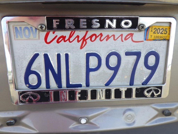 2011-infiniti-qx56-image-17