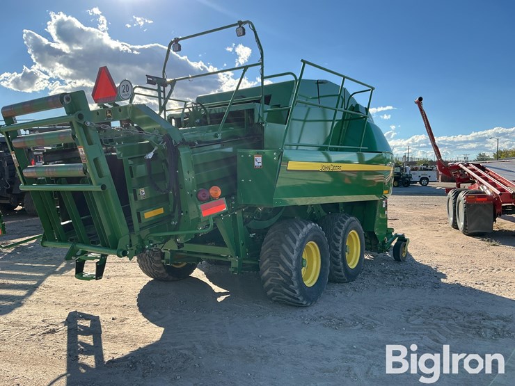 2021-john-deere-l341-image-5