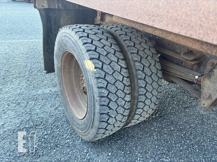 1996-ford-f800-image-5