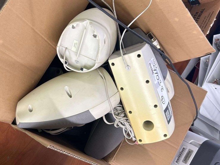 misc-speakers-image-3