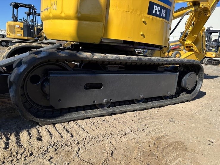 komatsu-pc12uu-2-image-15