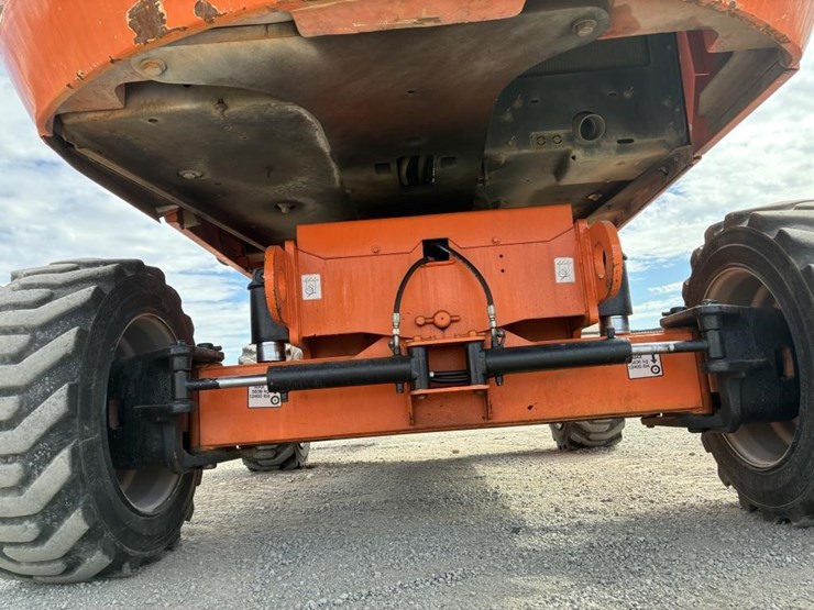 2015-jlg-600s-image-12
