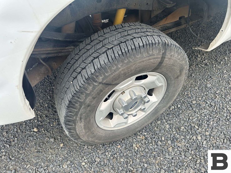 2011-ford-f350-image-13