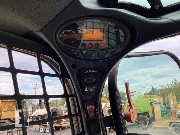 2019-bobcat-t740-image-18