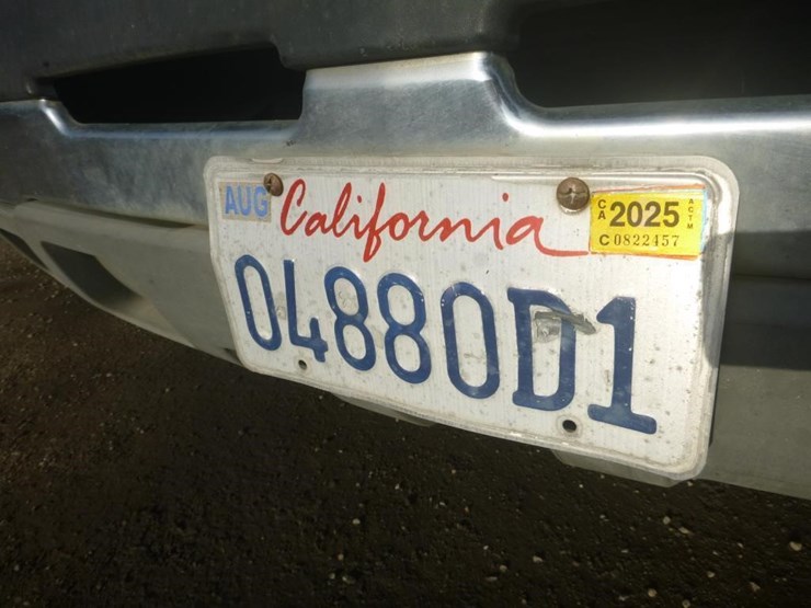 2004-chevrolet-3500-image-19