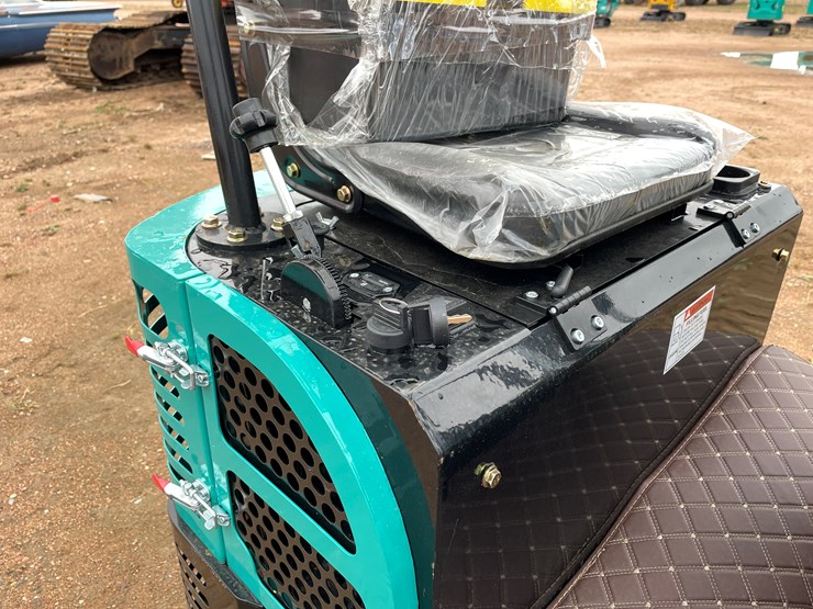 #1787-•-agt-qh12r-mini-excavator-image-26