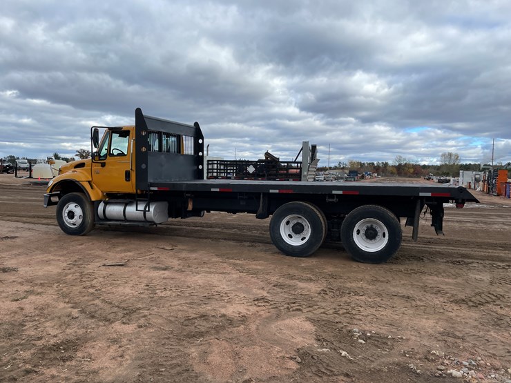 2004-international-7400-image-8