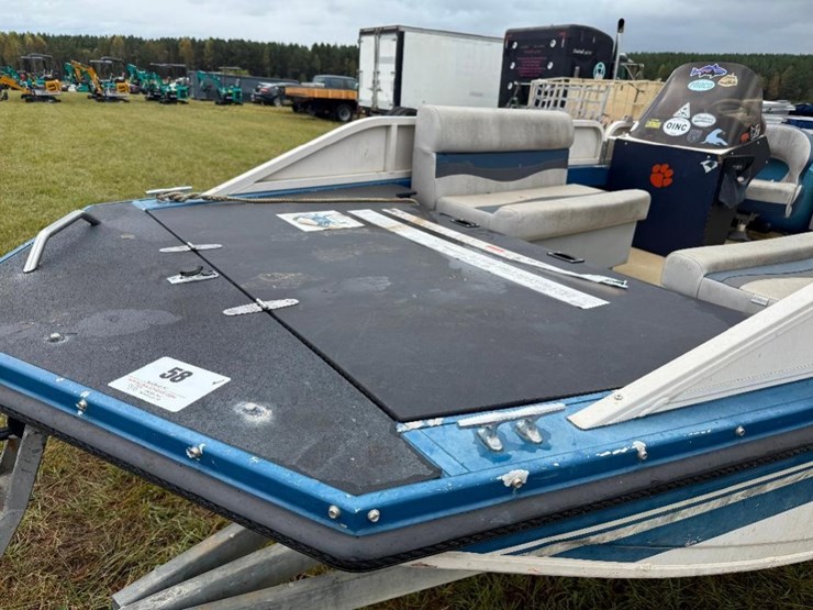 1998-crestliner-rampage-2000-deck-boat-(90hp-2-image-11