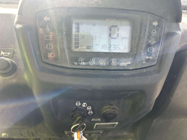 2018-kubota-rtv-x900-image-12