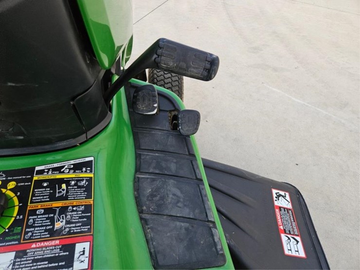 john-deere-x300-image-17